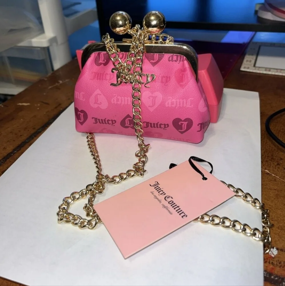 ❤️Juicy Couture Girls Just Wanna Have Fun Kisslock Coin Purse On Gold Chain☆ - Picture 3 of 3